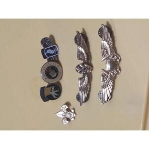 Vintage Air Force pilot wings‎ and pins